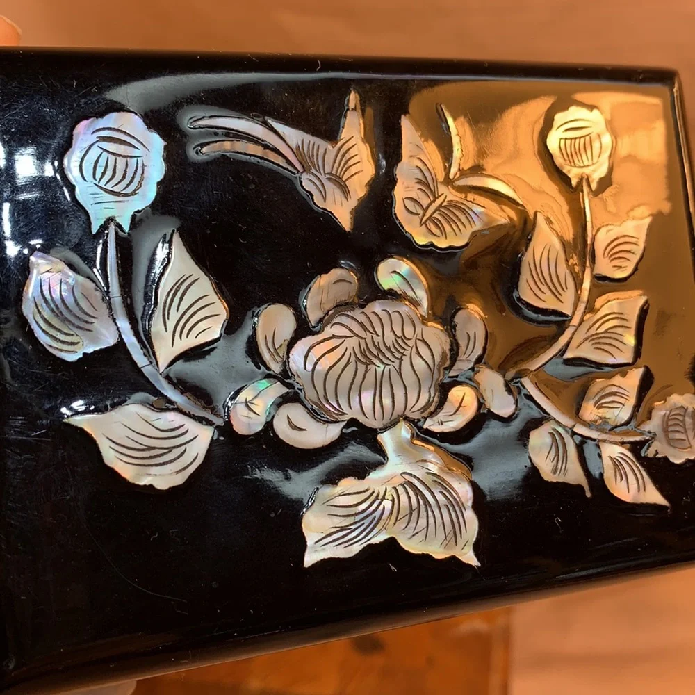 Mother of Pearl lacquered box vintage, antique